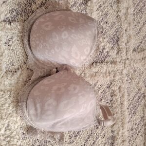 Victoria's Secret Soft Pink Lace Bra